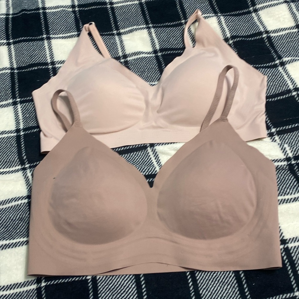 Tan and light brown bras never been worn